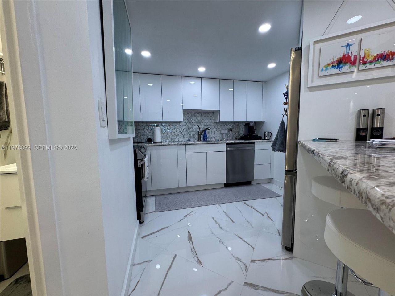 999 Brickell Bay Dr , Unit 710, Miami, FL 33131 Photo