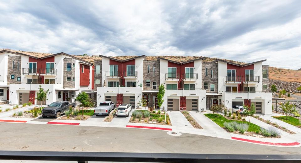 2389 Tecumseh Way, Unit 16, Sparks, NV 89436 Photo