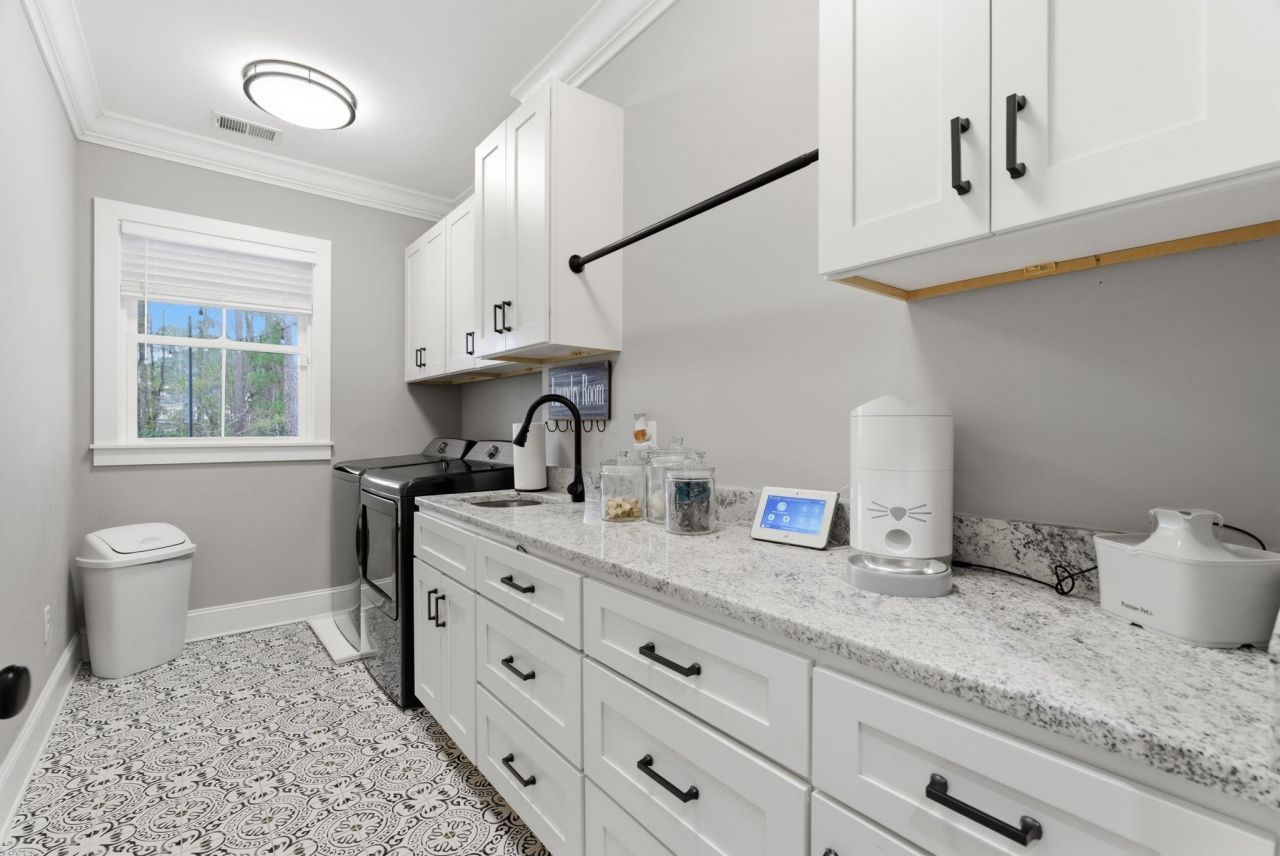 613 Collins Creek Dr. Photo 32