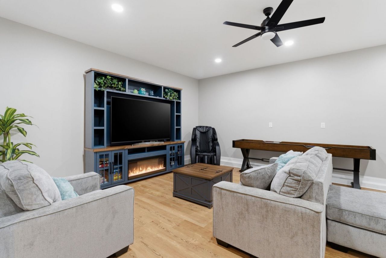 613 Collins Creek Dr. Photo 35