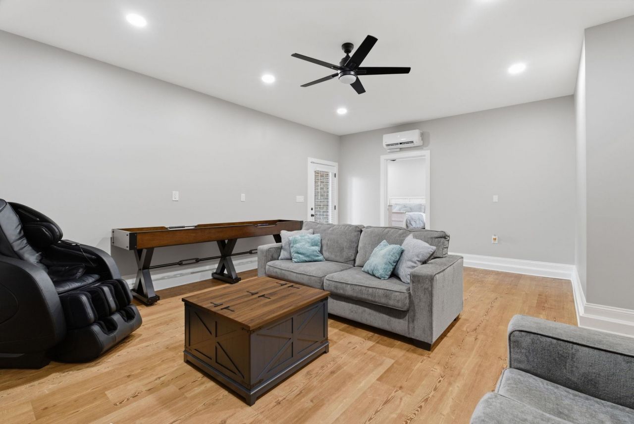 613 Collins Creek Dr. Photo 37