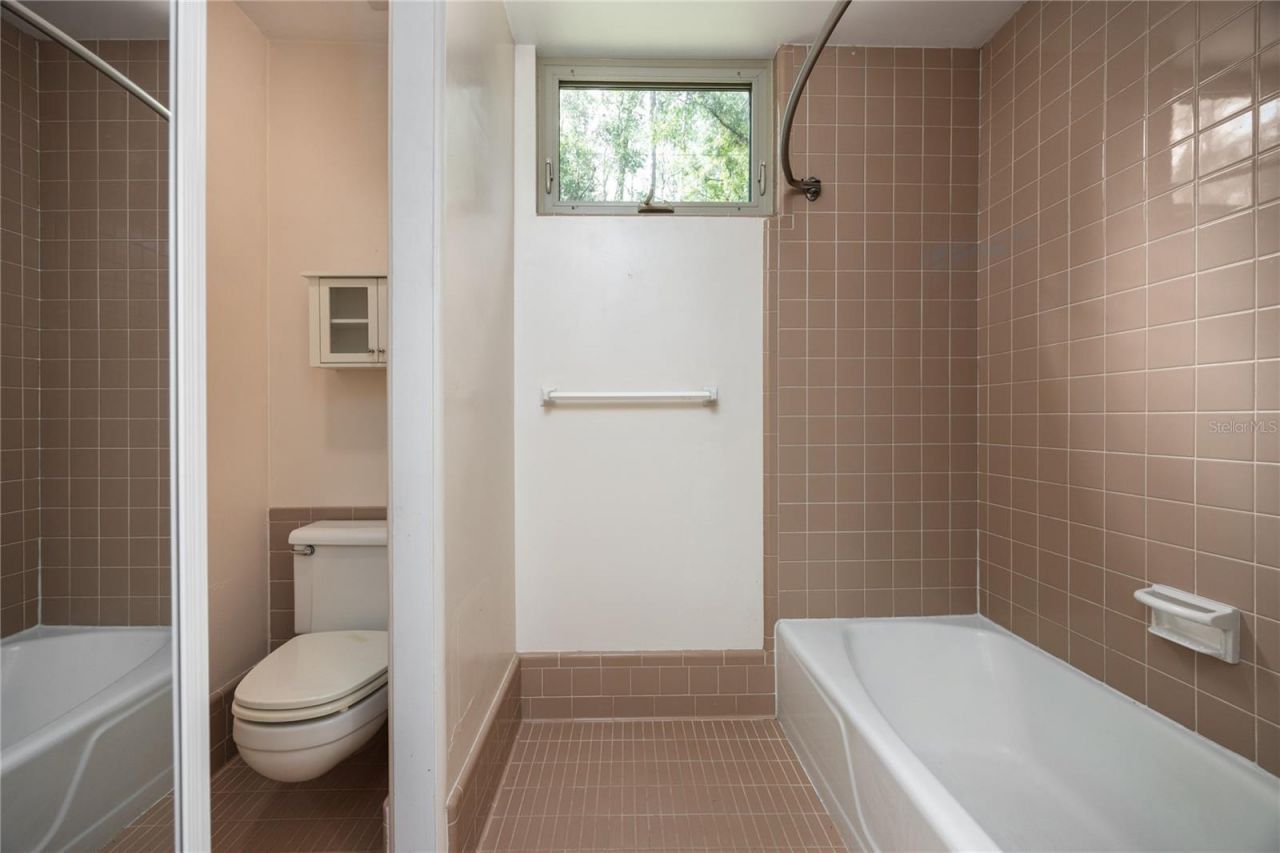 2010 NW 32nd Terrace, Gainesville, FL 32605 Photo