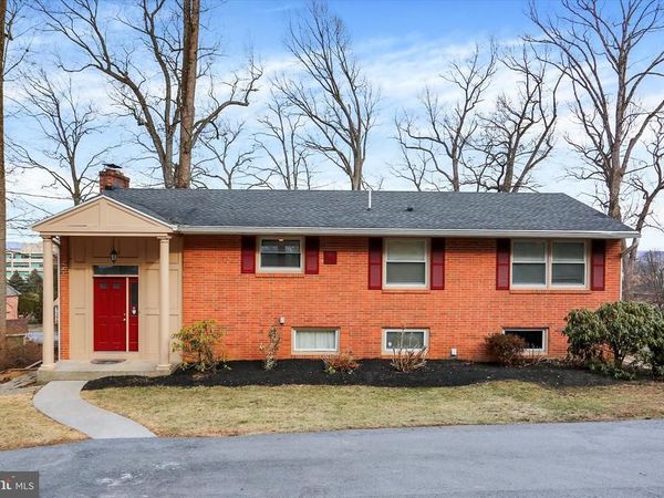 115 S HILLS DRIVE, HERSHEY, PA 17033