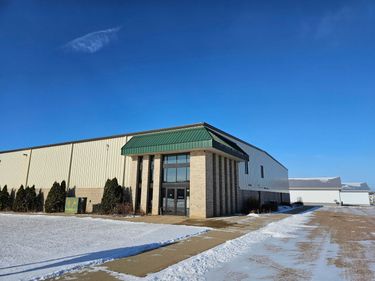 1820 N Redding Avenue, Windom, MN 56101