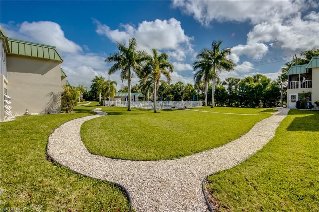 6725 Winkler Rd, Unit B-202, Fort Myers, FL 33919 Photo