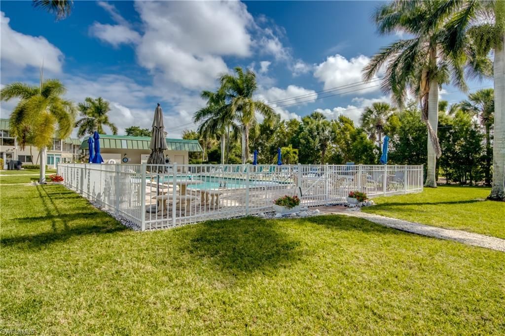 6725 Winkler Rd, Unit B-202, Fort Myers, FL 33919 Photo