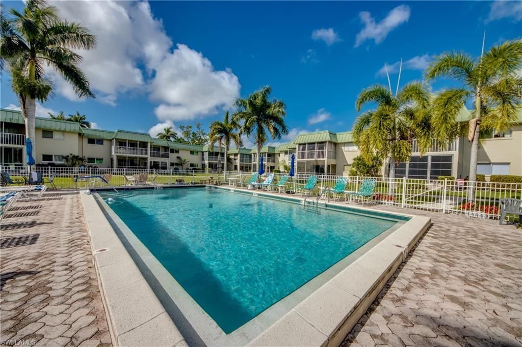 6725 Winkler Rd, Unit B-202, Fort Myers, FL 33919 Photo