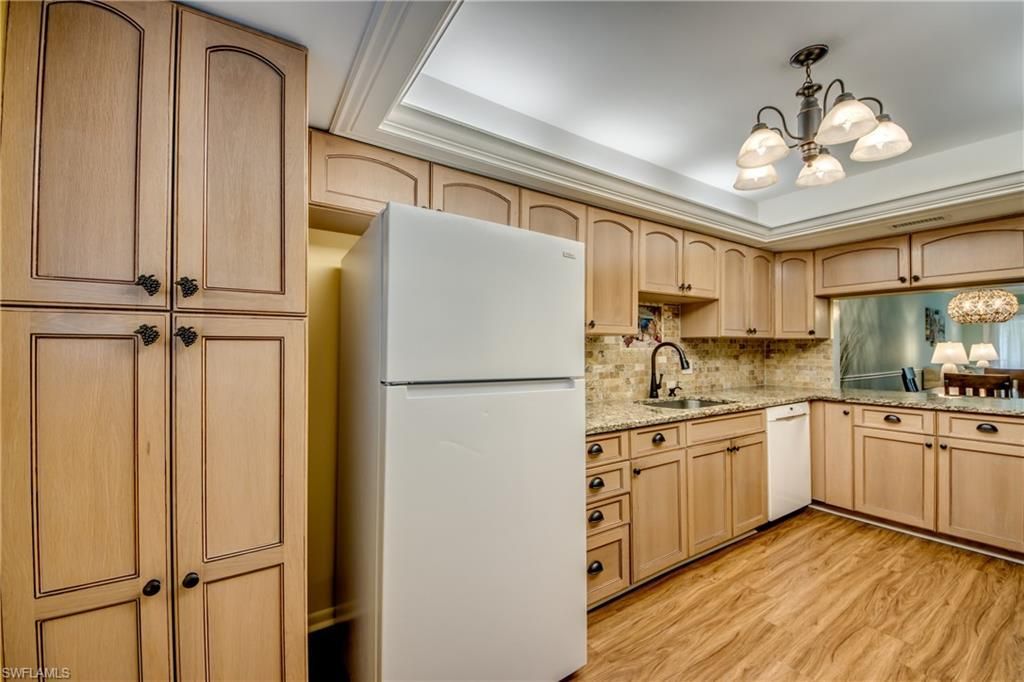 6725 Winkler Rd, Unit B-202, Fort Myers, FL 33919 Photo