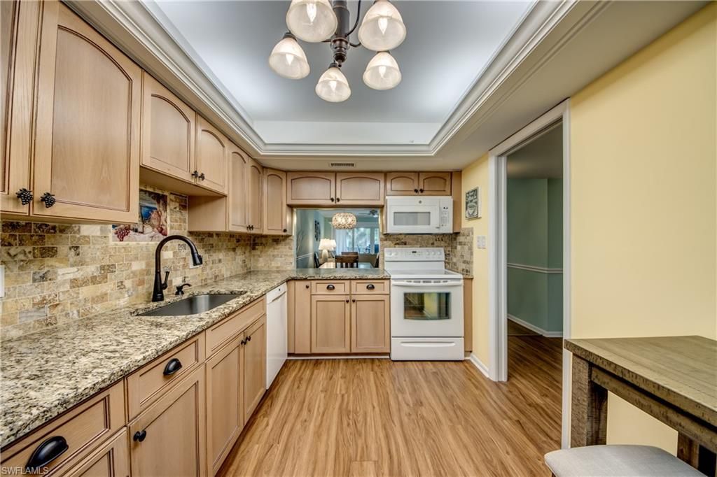 6725 Winkler Rd, Unit B-202, Fort Myers, FL 33919 Photo