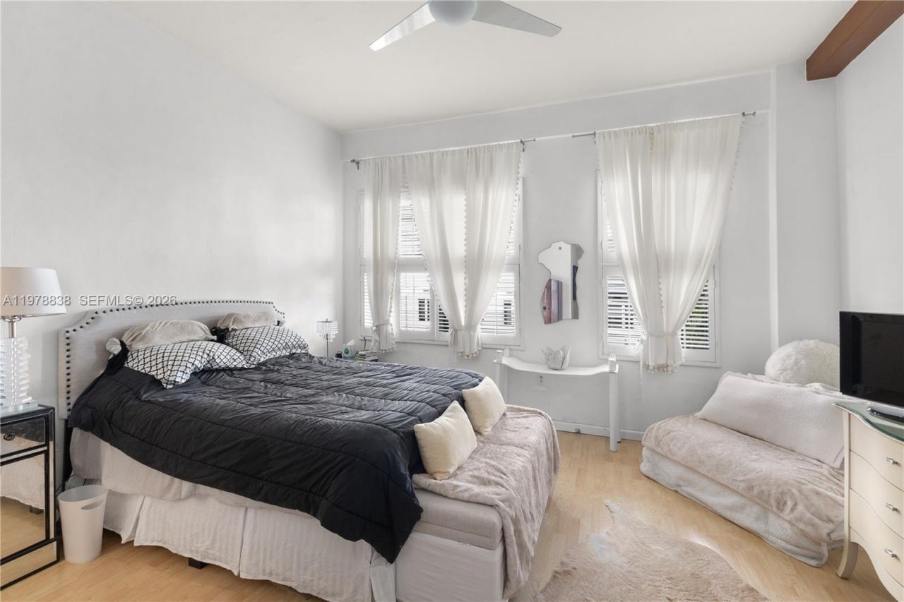 2421 Lake Pancoast Dr , Unit 3A, Miami Beach, FL 33140 Photo