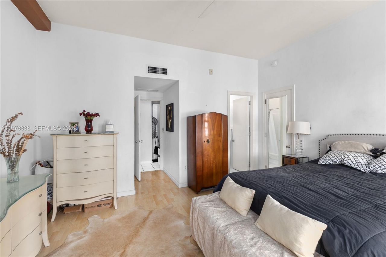 2421 Lake Pancoast Dr , Unit 3A, Miami Beach, FL 33140 Photo