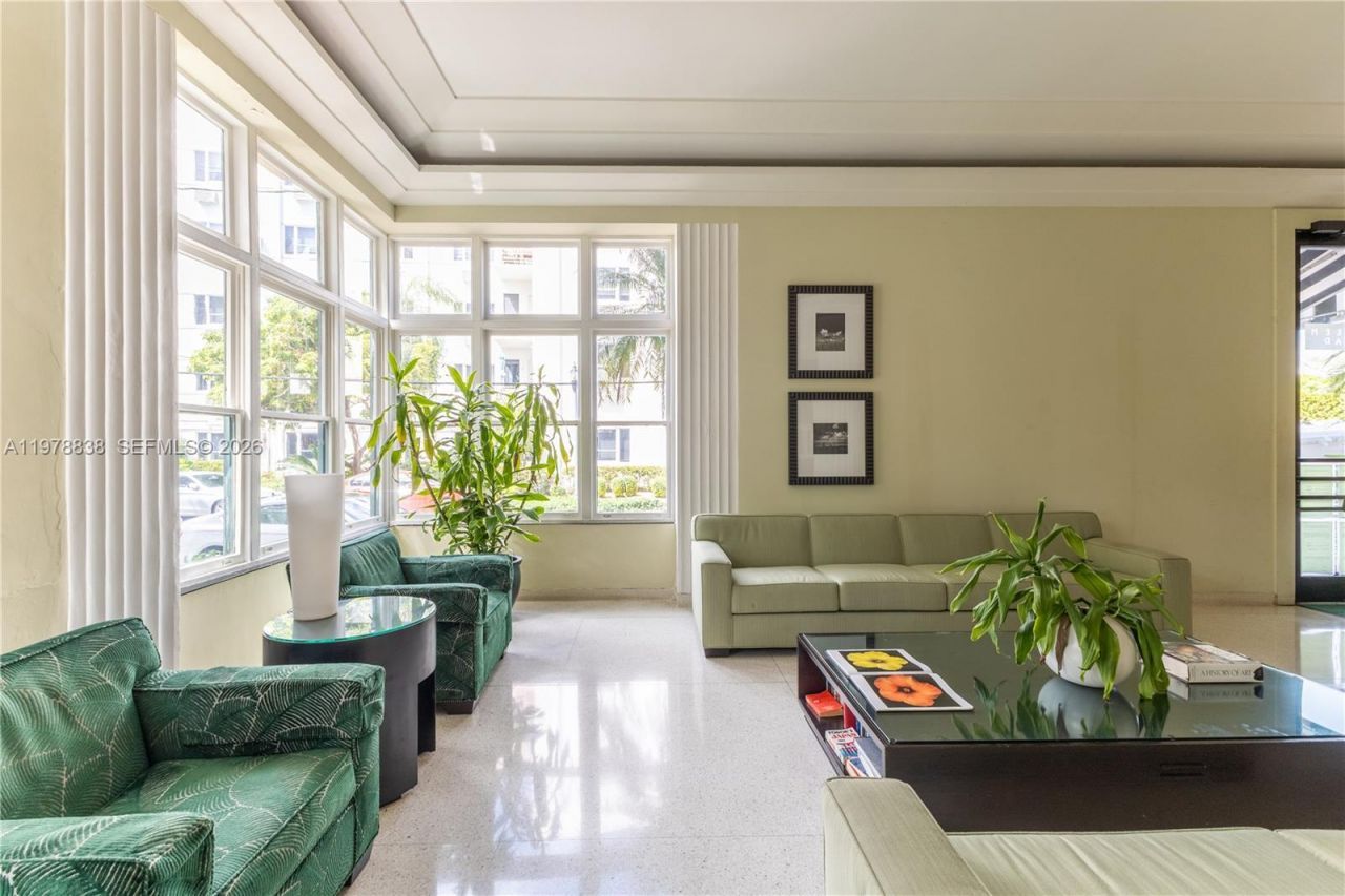 2421 Lake Pancoast Dr , Unit 3A, Miami Beach, FL 33140 Photo