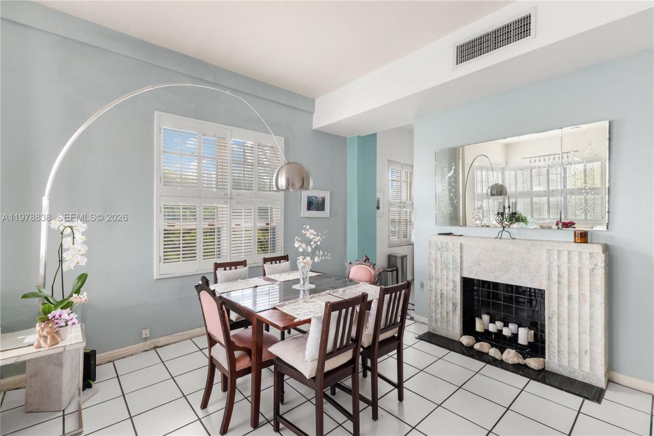 2421 Lake Pancoast Dr , Unit 3A, Miami Beach, FL 33140 Photo