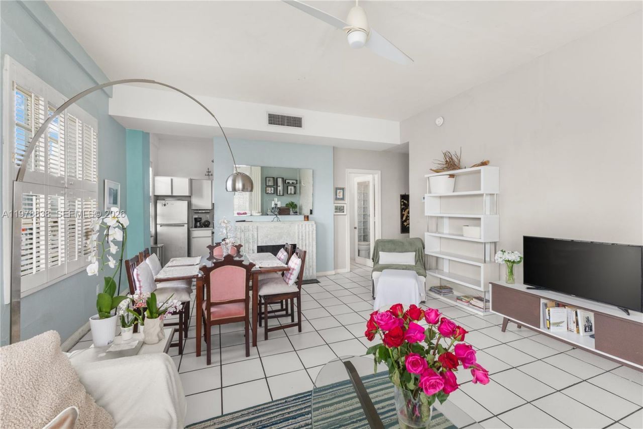 2421 Lake Pancoast Dr , Unit 3A, Miami Beach, FL 33140 Photo