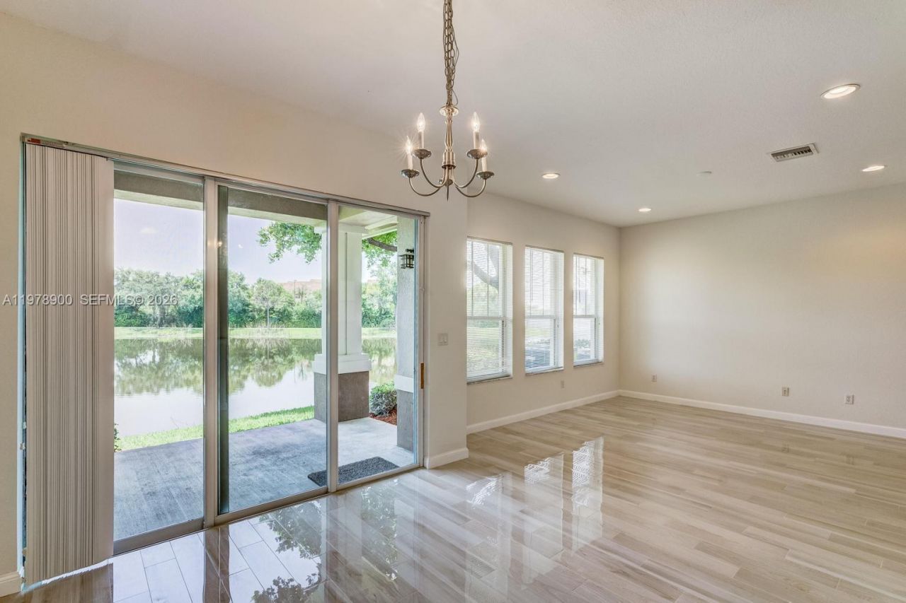 477 Pacific Grove Dr , Unit 2, West Palm Beach, FL 33401 Photo