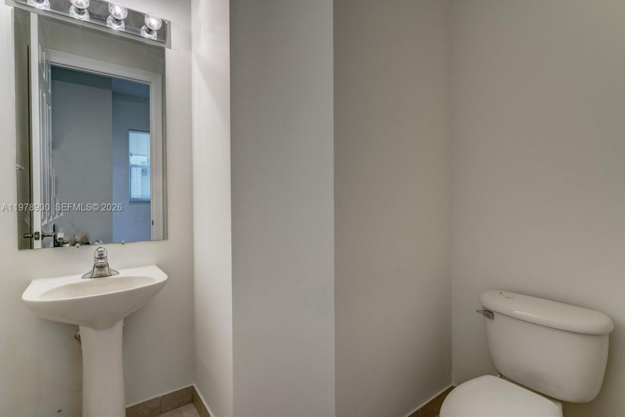 477 Pacific Grove Dr , Unit 2, West Palm Beach, FL 33401 Photo