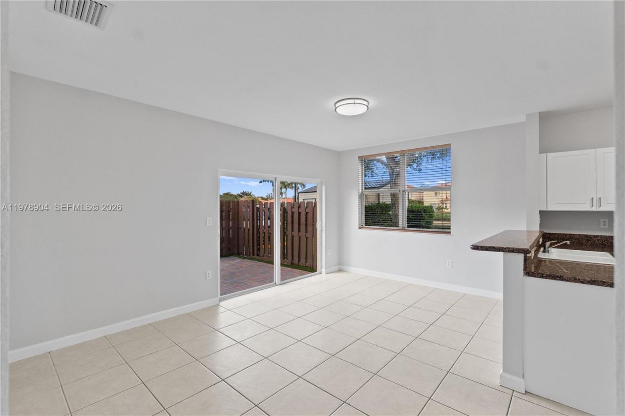 1655 NE 33rd Rd, Unit 102-4, Homestead, FL 33033 Photo
