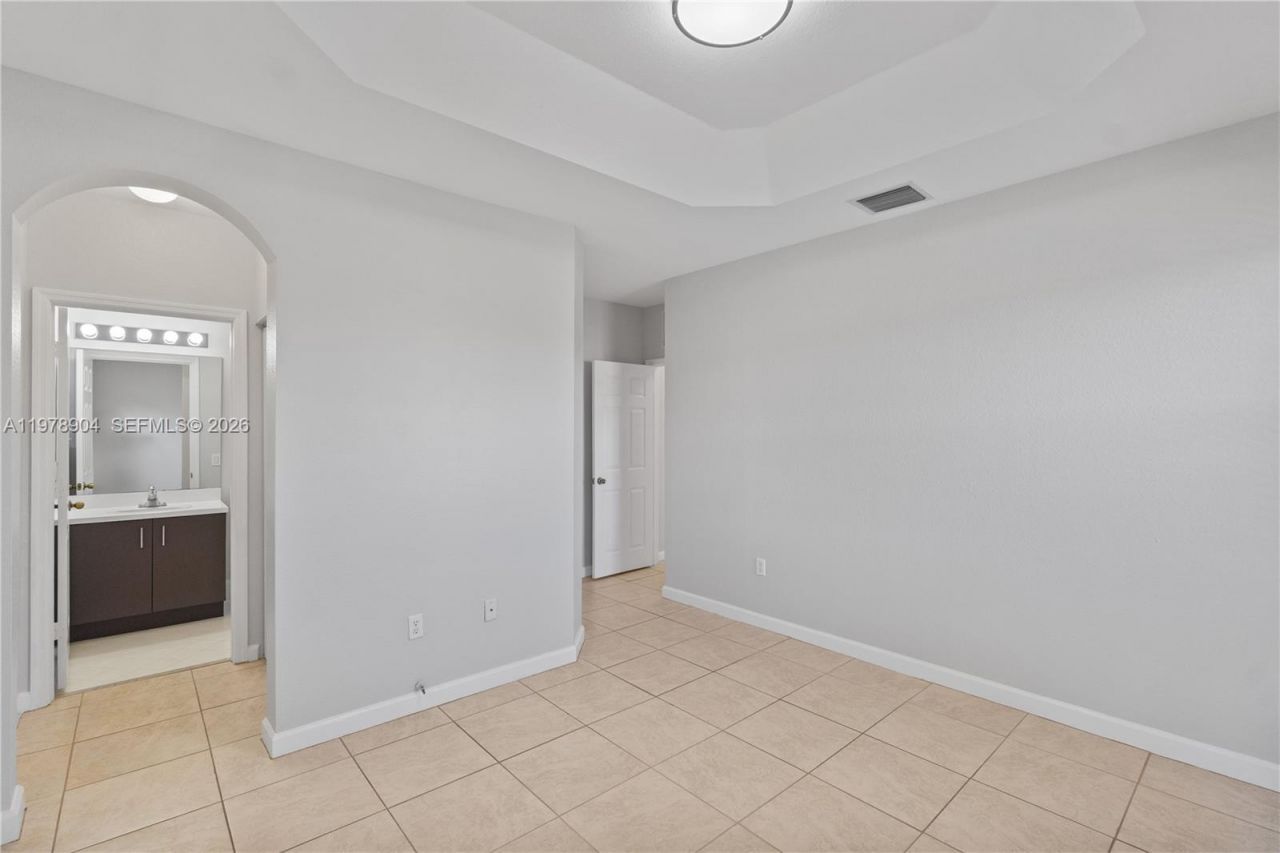 1655 NE 33rd Rd, Unit 102-4, Homestead, FL 33033 Photo