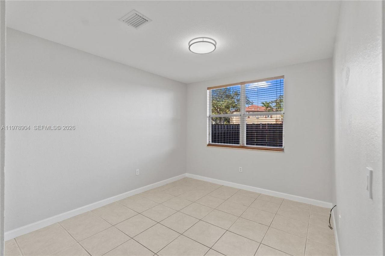 1655 NE 33rd Rd, Unit 102-4, Homestead, FL 33033 Photo