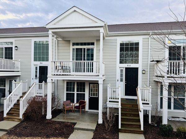 810 Four Seasons Boulevard , Aurora, IL 60504