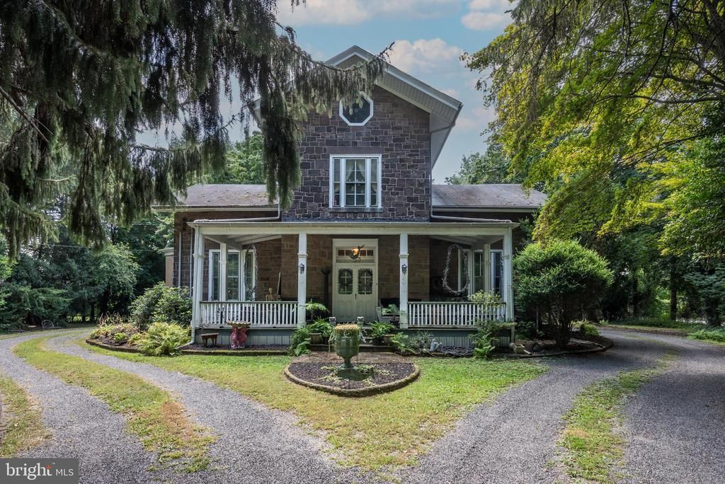 705 Woodlane Road, Beverly, NJ 08010 Main Photo