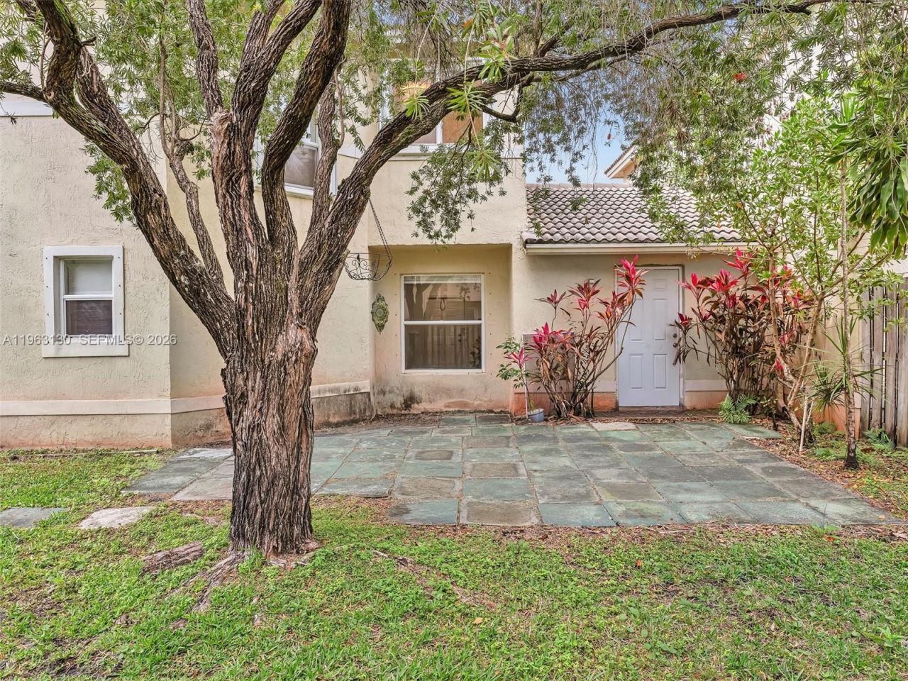 2237 NW 171st Ter, Pembroke Pines, FL 33028 Photo