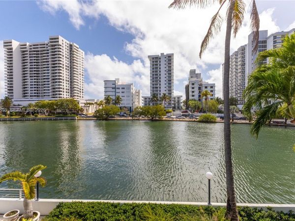 2445 Lake Pancoast Dr , Unit J, Miami Beach, FL 33140