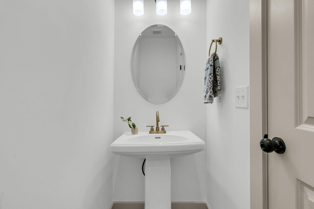 4019 Gravely Avenue Photo 8