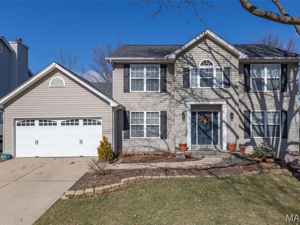 5013 Royal Burgess Drive, St Peters, MO 63304