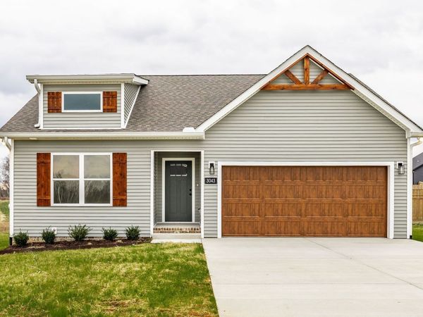 2045 Jersey Dr , Greenbrier, TN 37073