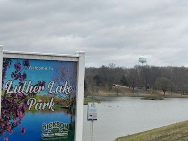 102 Lake Dr W, Dickson, TN 37055