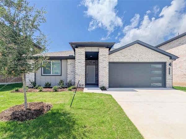 2421 Apex Avenue , Grand Prairie, TX 75052