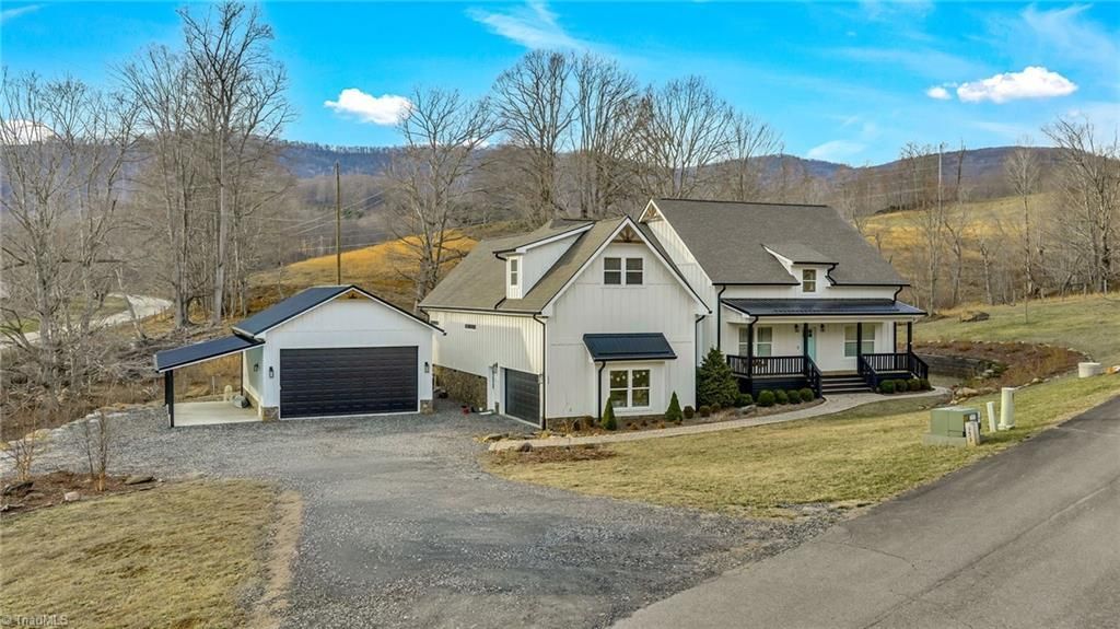 153 Crossmor Drive , Todd, NC 28684 Main Photo