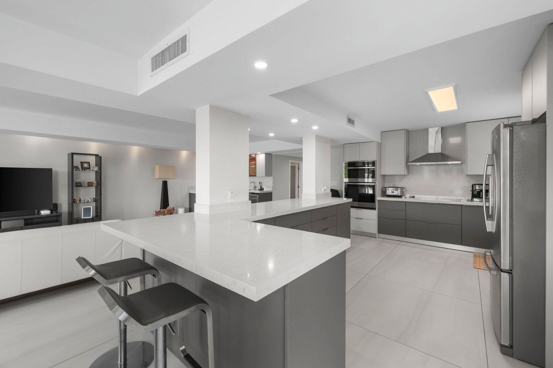 10180 W Bay Harbor Drive, Unit 2a, Bay Harbor Islands, FL 33154 Photo