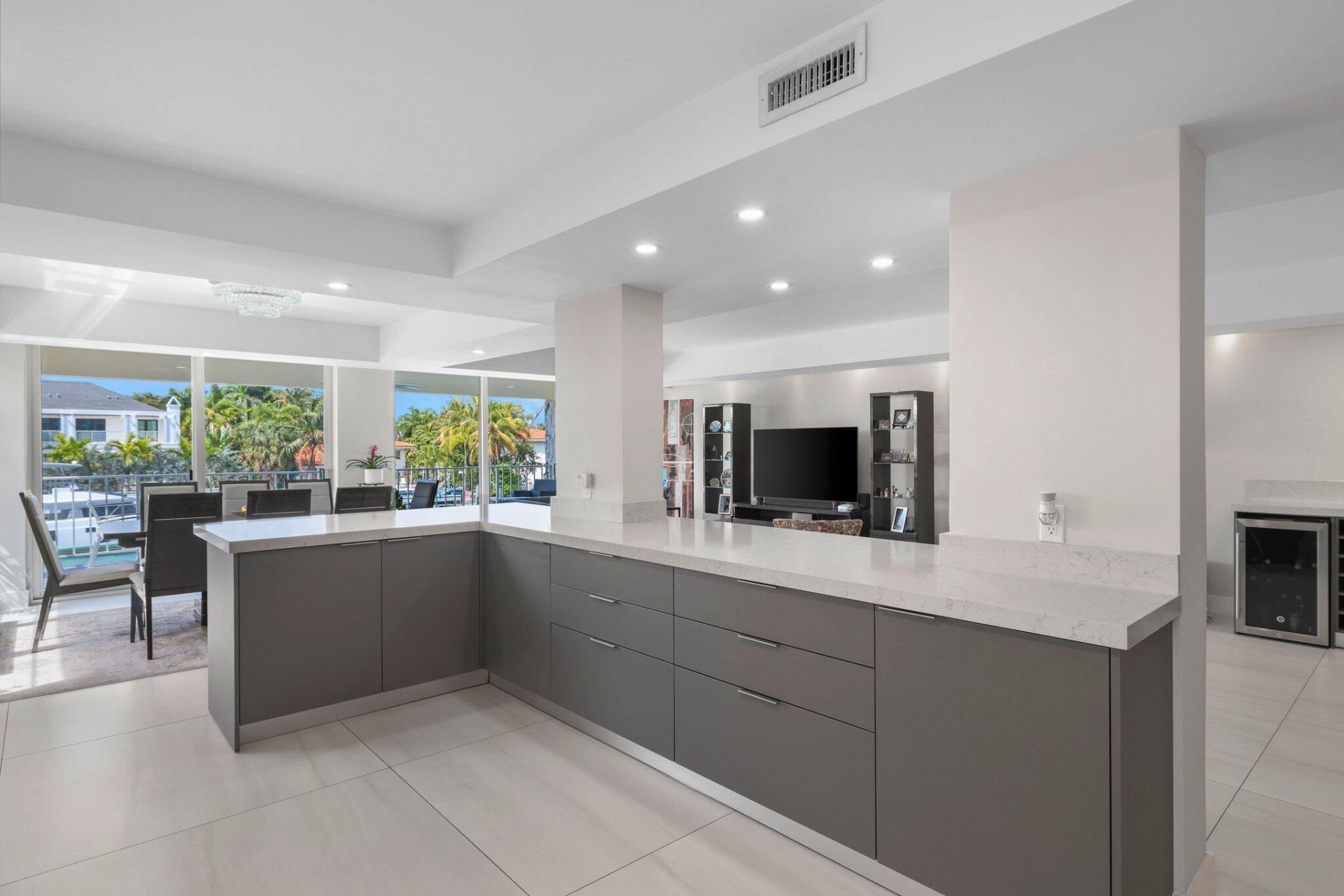 10180 W Bay Harbor Drive, Unit 2a, Bay Harbor Islands, FL 33154 Photo