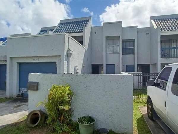 5716 NW 19th St, Unit 18, Lauderhill, FL 33313