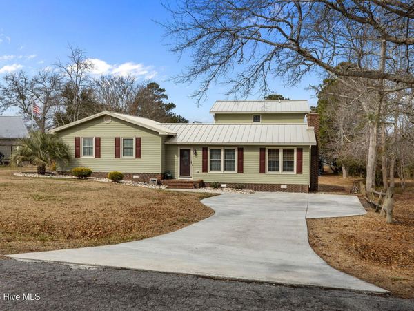 19 Arrowhead Drive, Hubert, NC 28539