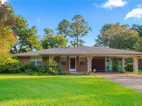 1802 SHIRLEY PARK Place, Alexandria, LA 71301