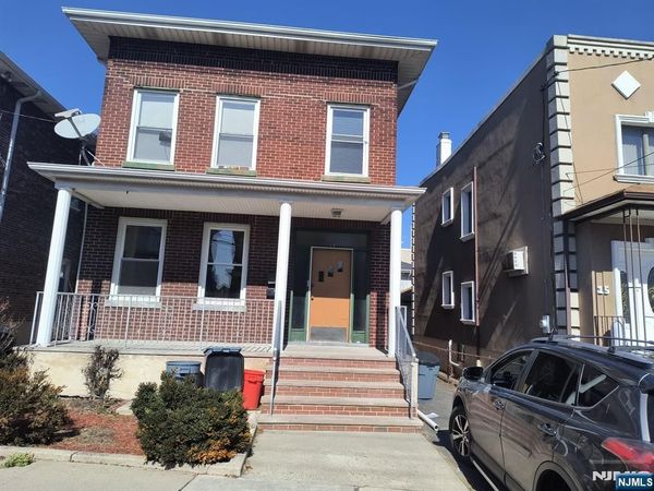 17 Laird Place, CLIFFSIDE PARK, NJ 07010