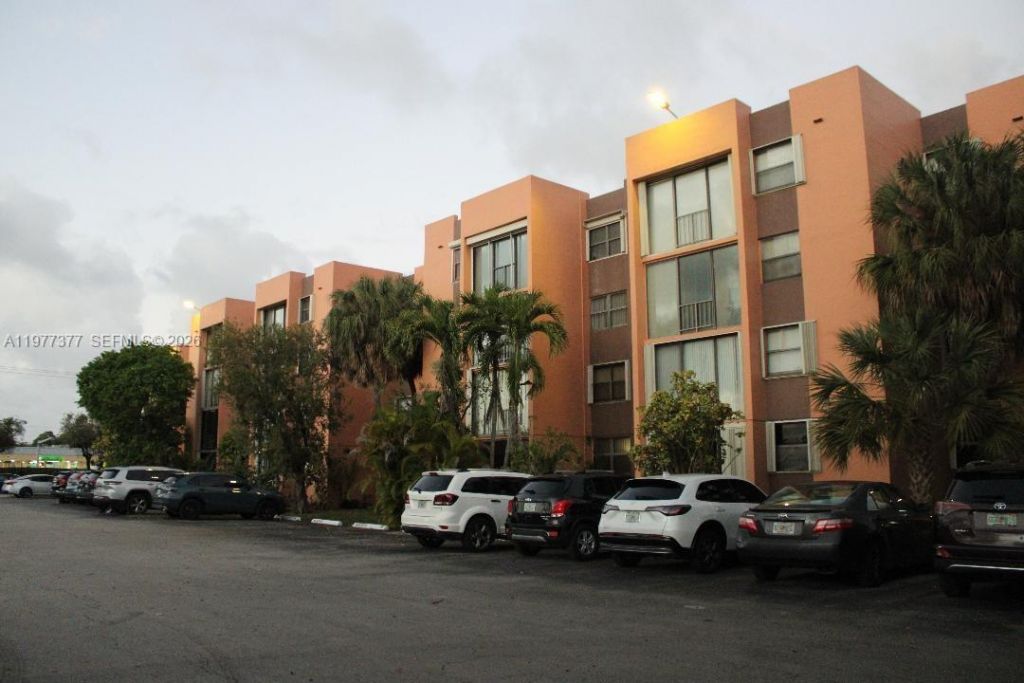 9410 W Flagler St, Unit 413, Miami, FL 33174 Photo