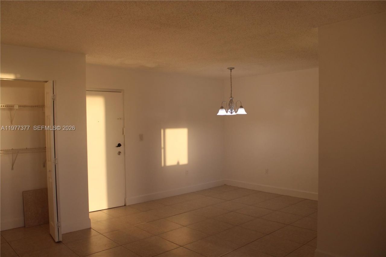 9410 W Flagler St, Unit 413, Miami, FL 33174 Photo