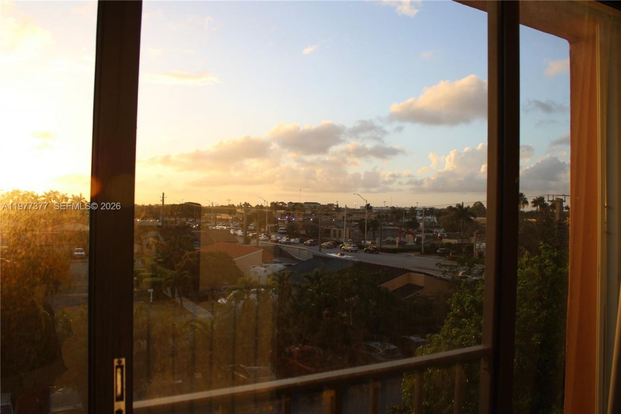 9410 W Flagler St, Unit 413, Miami, FL 33174 Photo