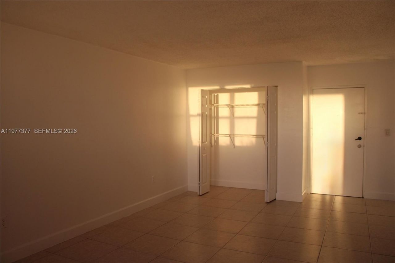 9410 W Flagler St, Unit 413, Miami, FL 33174 Photo