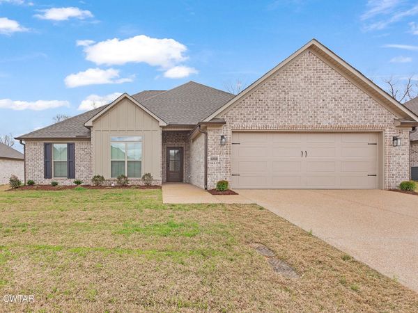 452 Fairway Boulevard , Jackson, TN 38305