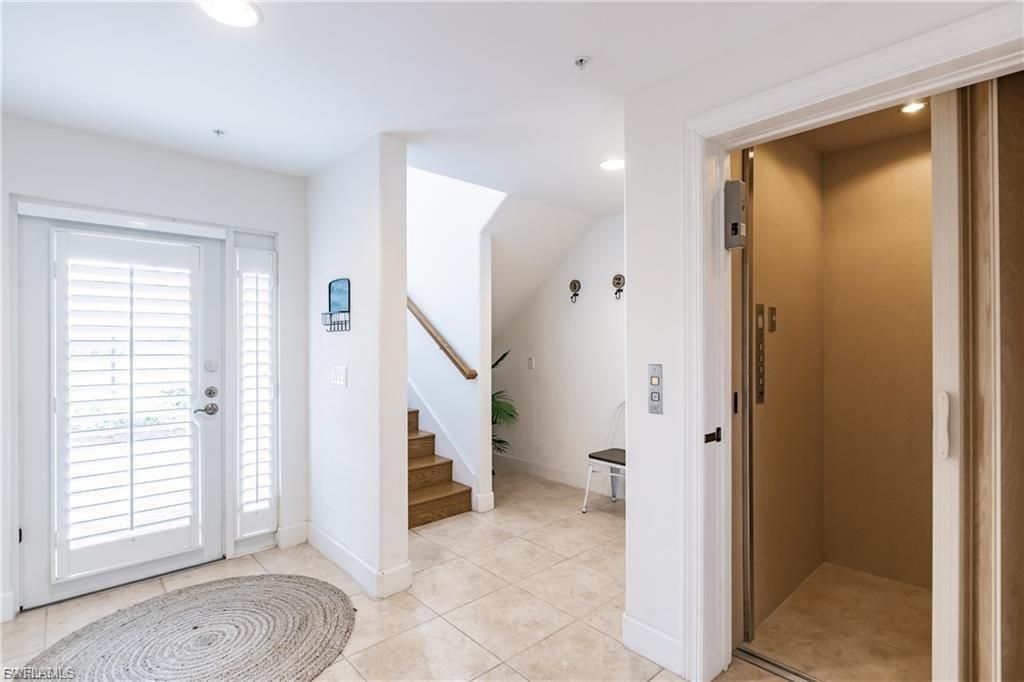 572 11th Ave S, Unit 2, Naples, FL 34102 Photo