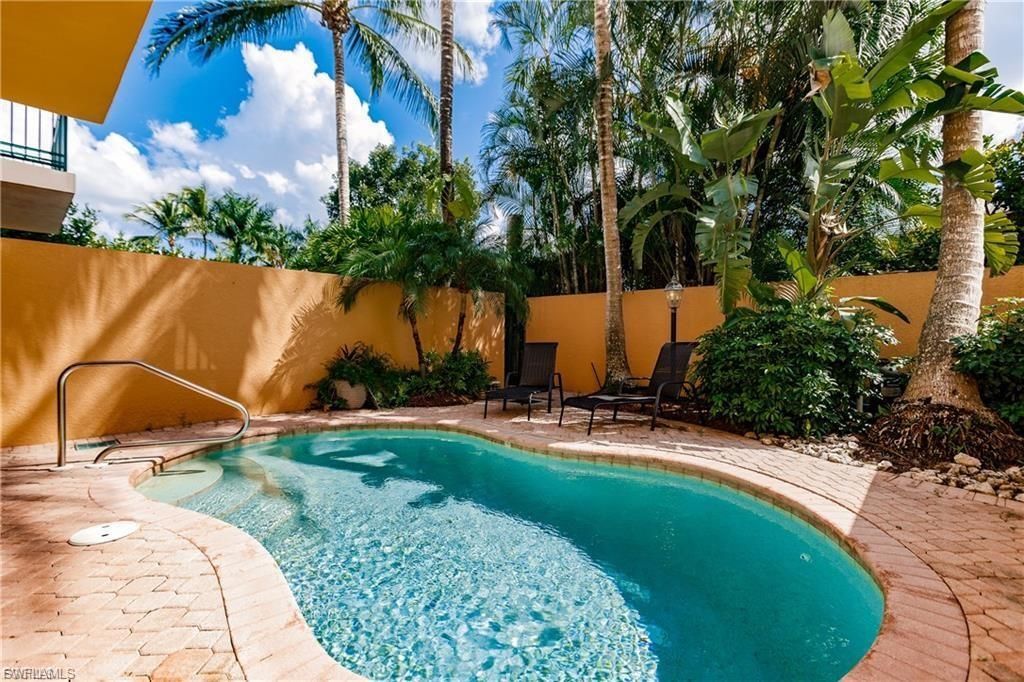 572 11th Ave S, Unit 2, Naples, FL 34102 Photo