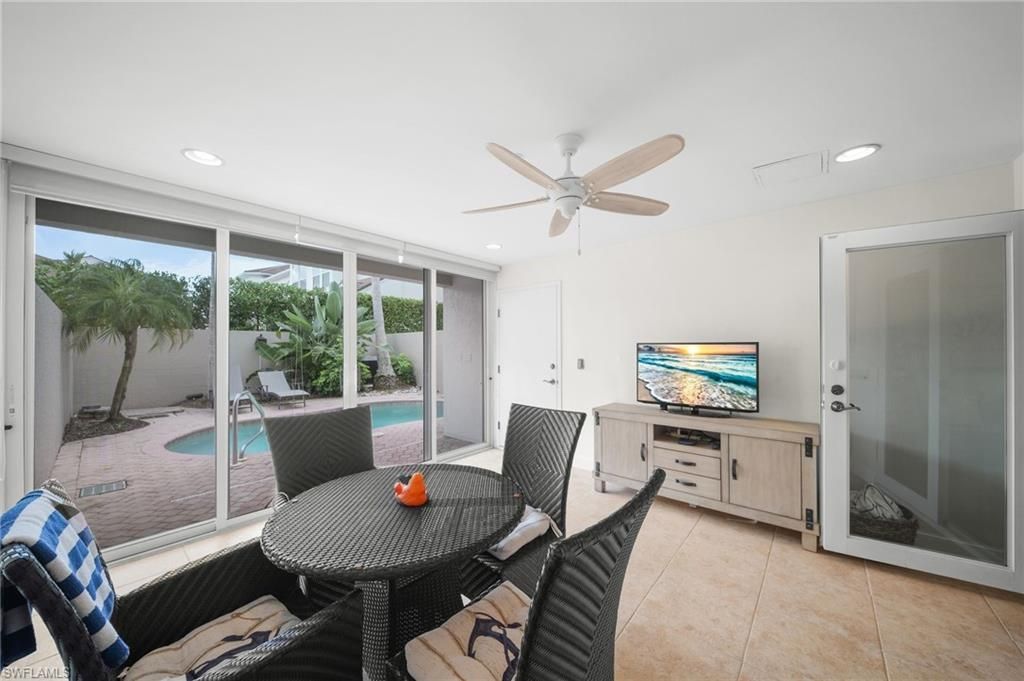 572 11th Ave S, Unit 2, Naples, FL 34102 Photo