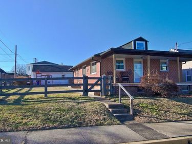 203 LEMON STREET, POTTSTOWN, PA 19464