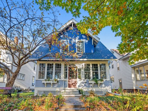 130 Maria Avenue , Saint Paul, MN 55106