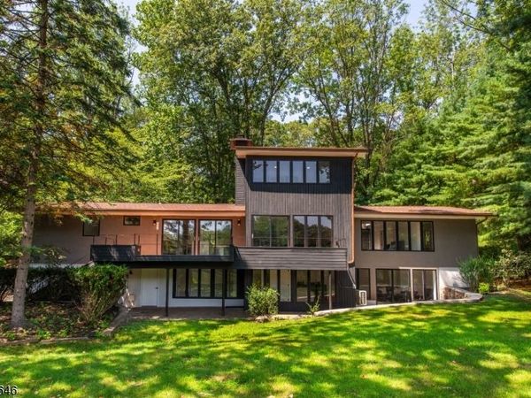 28 W Shore Rd, Mountain Lakes, NJ 07046